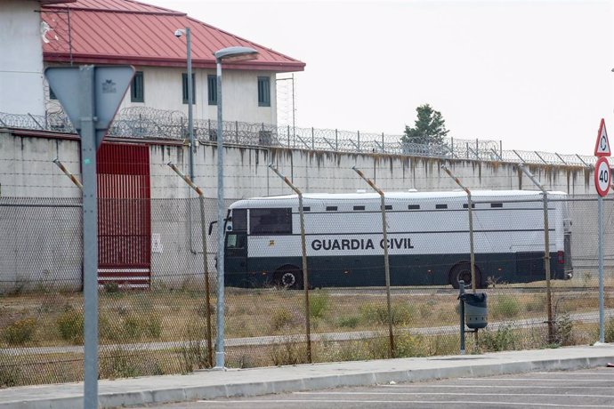 Llegada del furgón de la Guardia Civil  a la cárcel de Valdemoro de Madrid
