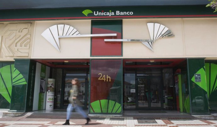 Imagen de archivo de una sucursal de Unicaja Banco. 