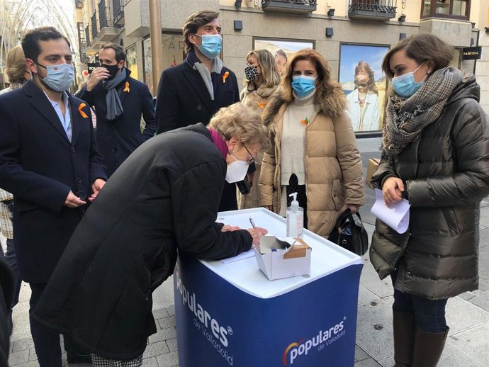 Recogida de firmas del PP contra la Ley Celaá