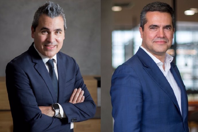 De izquierda a derecha, el director de Estrategia y Relaciones Institucionales de Seat, Josep Maria Recasens, y el director de Seat MÓ, Lucas Casasnovas.