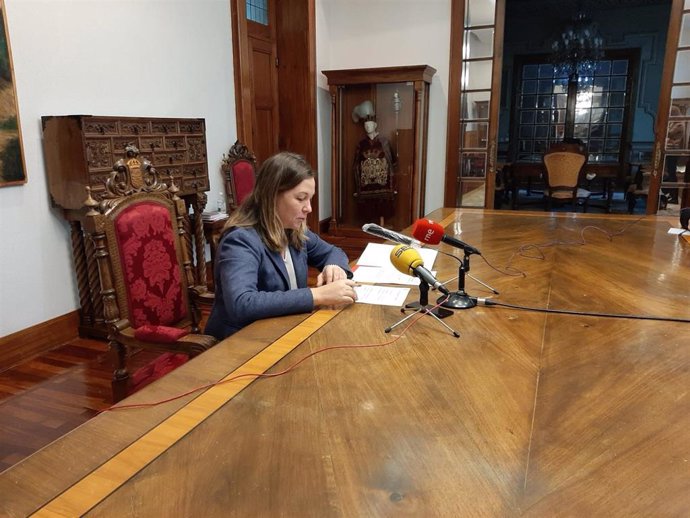 La portavoz del gobierno de la Diputación de Lugo, Pilar García Porto, en rueda de prensa.