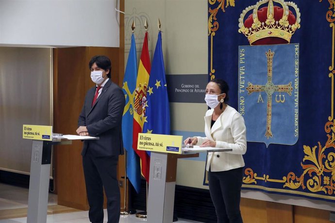 Borja Sánchez y Melania Álvarez en rueda de prensa.