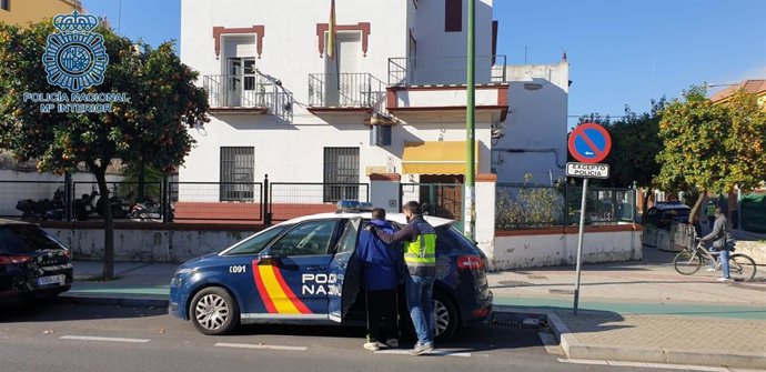 Conducción del detenido a la comisaría del distrito
