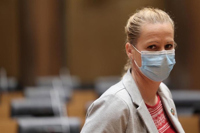 La diputada socialista Zaida Cantera, momentos antes del inicio de la Comisión de Asuntos Exteriores en el Congreso de los Diputados, Madrid (España), a 19 de octubre de 2020.