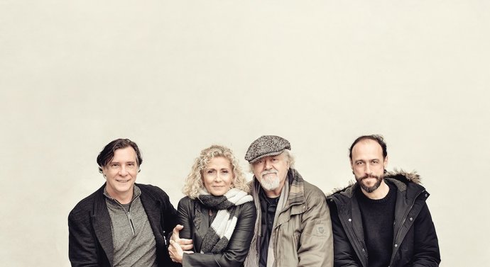 lex Casanovas, Montse Guallar, Mario Gas y Xavier Ripoll presentan Lhome de la flor als llavis i en el Teatre Akadmia
