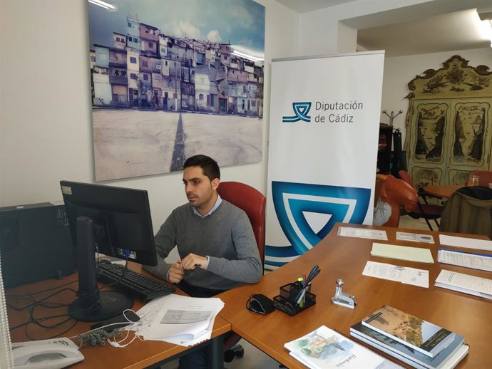 El diputado de Cultura reunido para dar a conocer los fondos Next Generation