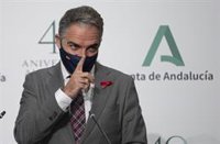 Bendodo aplaude que Andalucía salga del nivel de riesgo extremo pero insiste en no caer en euforia y evitar tercera ola