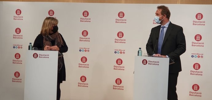 La presidenta de la Diputación de Barcelona, Núria Marín, y el secretario de Estado de Turismo, Fernando Valdés, este viernes.