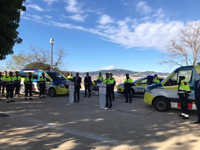 Los Mossos incorporan 69 nuevos vehículos y cambian la imagen corporativa