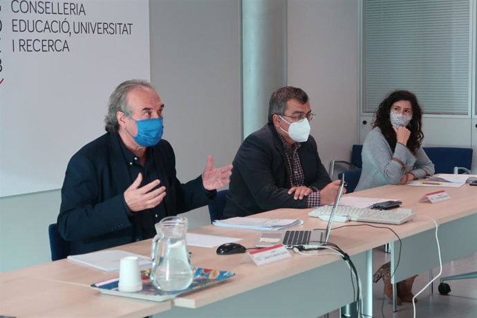 El conseller de Educación, Universidad e Investigación, Martí March, durante la reunión de la Mesa Sectorial.