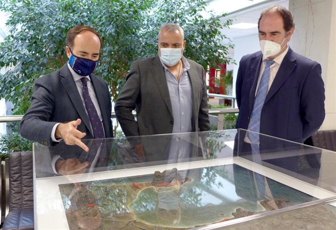 Gerardo Landaluce con al Asociación Cultural Ruta de Bunkeres