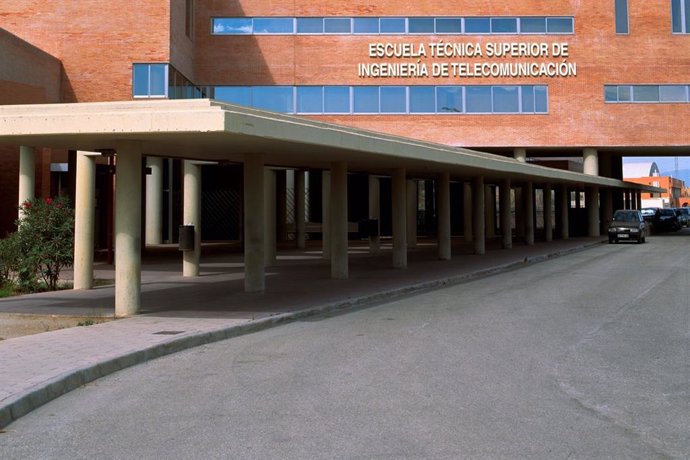 Facultad de Telecomunicaciones de la Universidad de Málaga. Fachada