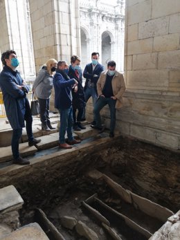 El conselleiro de Cultura, Román Rodríguez, visita las obras de la Catedral de Lugo