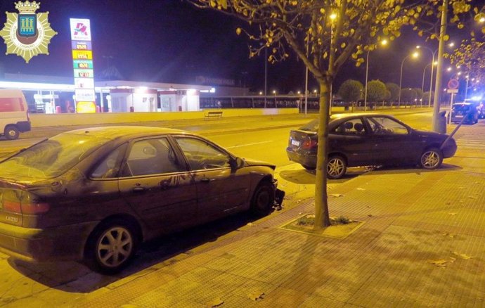 Detenidos dos individuos por chocar contra un vehículo mientras hacían trompos en una calle de Logroño