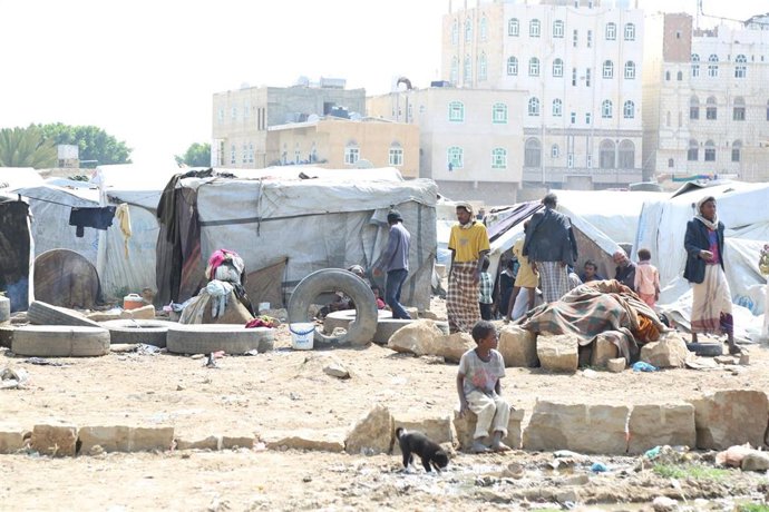 Desplazados de Hajjah y Hodeida en el campo de Souk al Lail