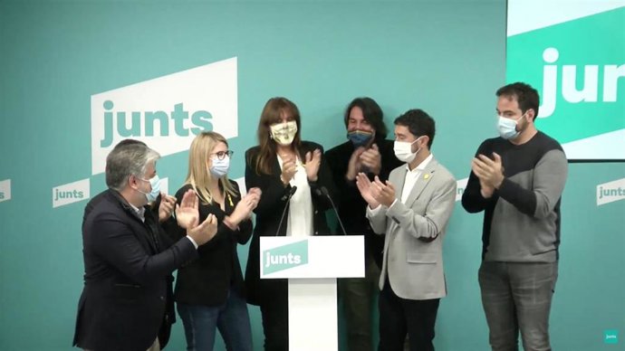 Albert Batet, Elsa Artadi, Laura Borrs, Francesc de Dalmases, Dami Calvet y David Saldoni en la rueda de prensa telemática sobre las primarias de JxCat