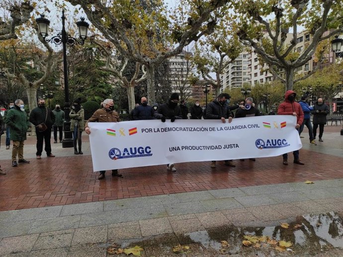 Concentración Guardias Civiles en Logroño