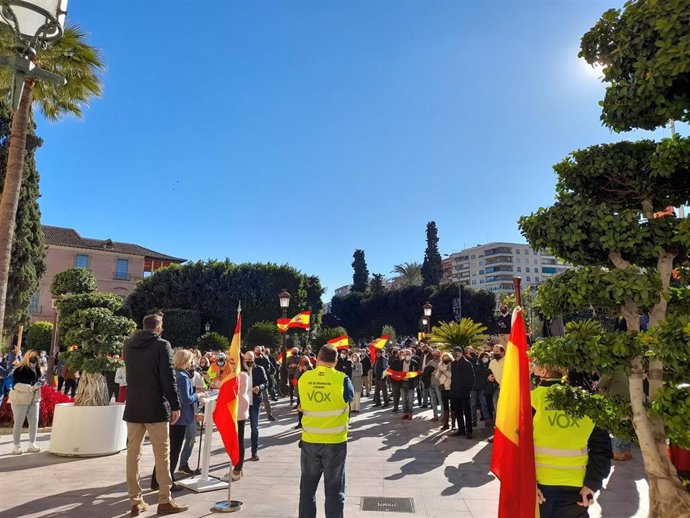 Acto de VOX frente al Ayuntamiento de Murcia