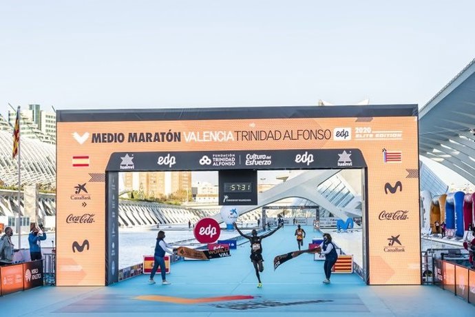 Kibiwott Kandie polvoritza el rcord mundial de mitja marató a Valncia