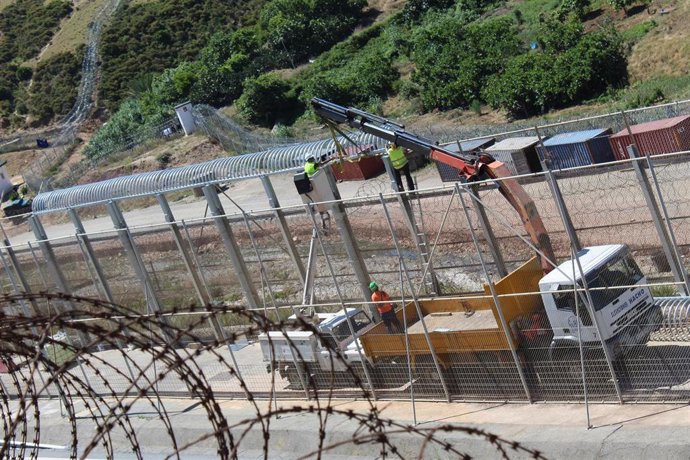 Los nuevos "peines invertidos" de la valla de Ceuta.