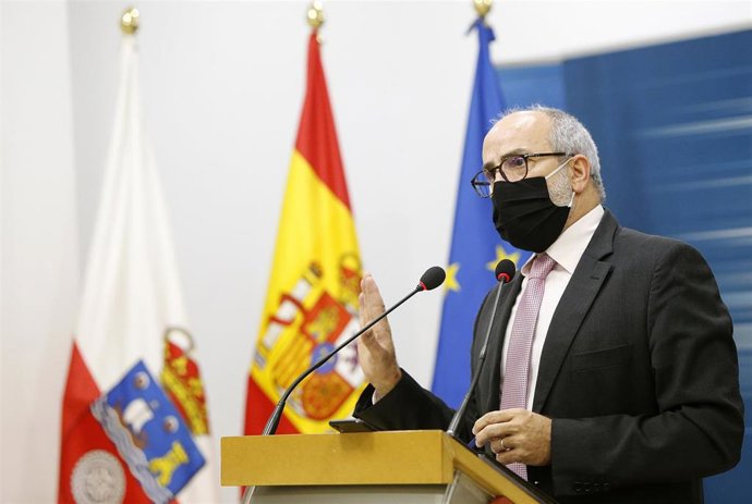 El consejero de Sanidad, Miguel Rodríguez