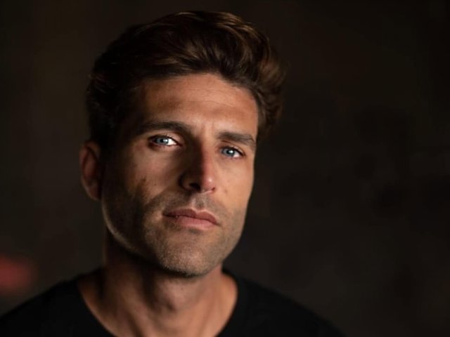 Efrén Reyero ha entrado a "La casa fuerte" y promete dar mucho juego tras la insinuación de que tuvo algo más que palabras con Isa Pantoja