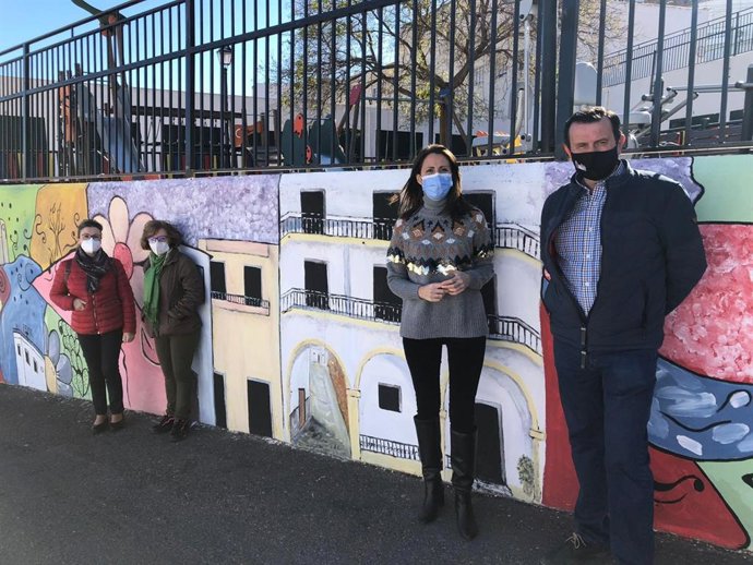 La diputada provincial de Igualdad, Carmen Belén López, ha visitado el municipio de Abla, donde se ha impartido un taller Carmen de Burgos
