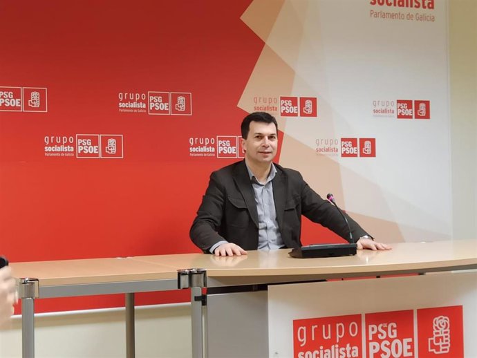 El secretario xeral del PSdeG, Gonzalo Caballero, en rueda de prensa