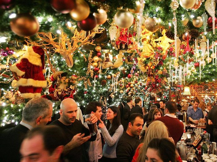 Landmark New York Restaurant Gets Into Holiday Spirit
