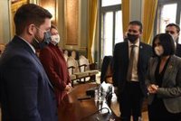 Darias alaba el trabajo de C-LM en la crisis y detecta "mejora en todos los indicadores" a nivel nacional