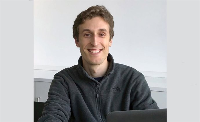 Javier Pérez Pujol, graduado en Ingeniería en Tecnologías Industriales por la UPNA, ganador del premio concedido por la Asociación Universidad y Discapacidad