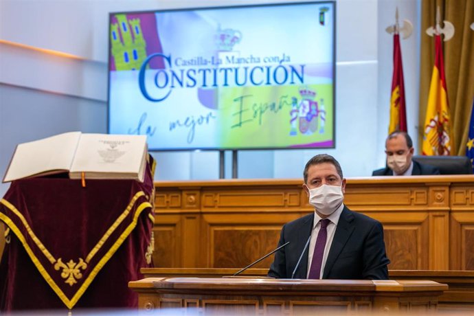 El presidente de Castilla-La Mancha, Emiliano García-Page, en el acto del Día de la Constitución
