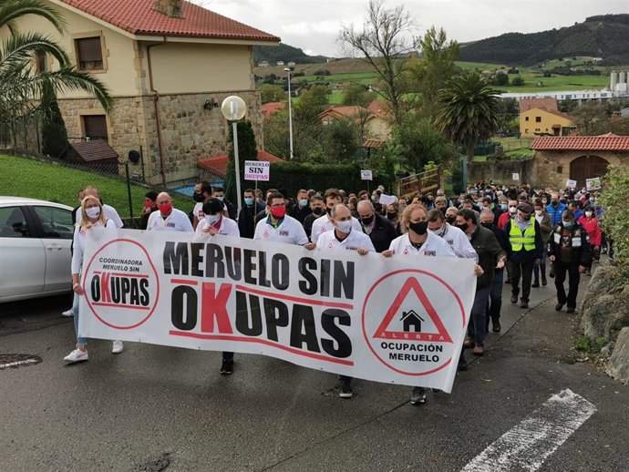 Manifestación convocada por la coordinadora Meruelo Sin Okupas