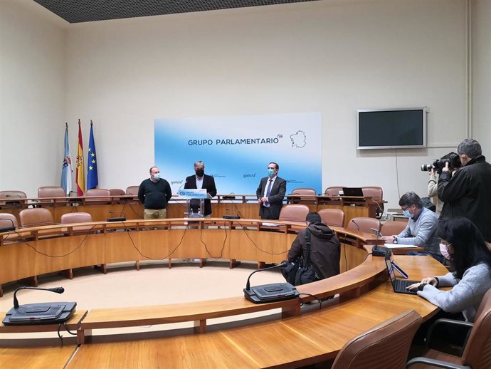 Rueda de prensa de Pedro Puy, Miguel Tellado y el conselleiro de Facenda