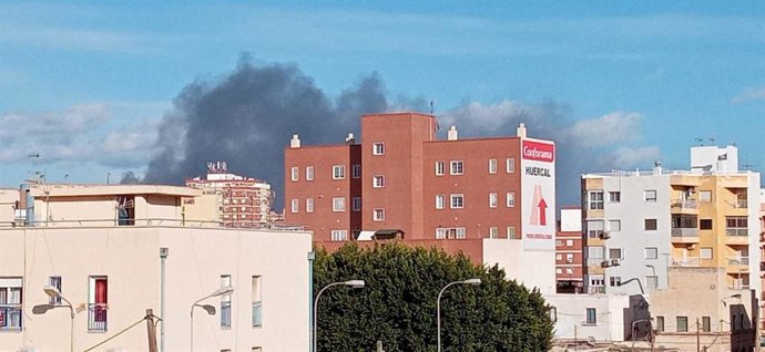 El fuego es visible desde distintos puntos