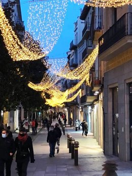 El carrer Sant Clara, una dels carrers comercials principals de la ciutat aquest dissabte passat.