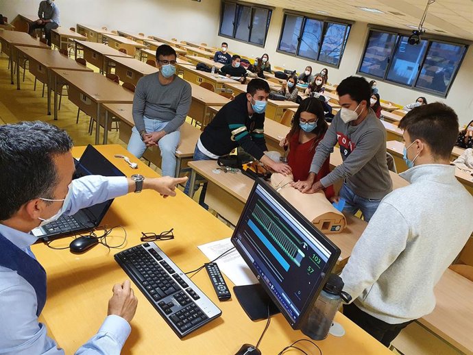 Estudiantes de Medicina de la Universidad de Cantabria