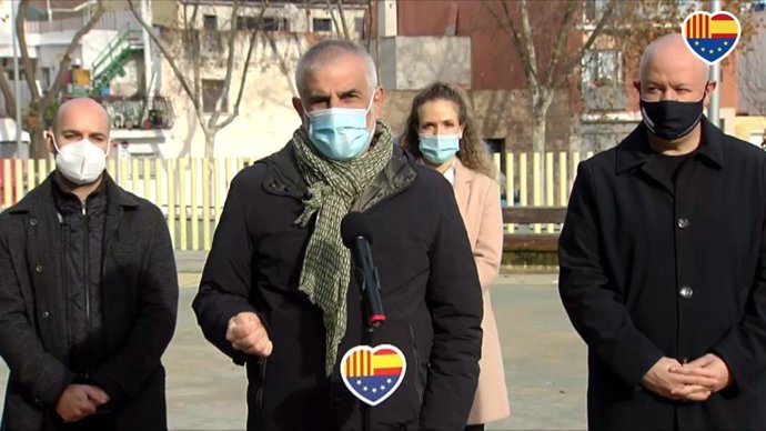 El líder de Cs a Catalunya, Carlos Carrizosa, en declaracions als mitjans des de Sabadell (Barcelona).