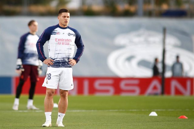 Luka Jovic of Real Madrid warms up during the UEFA Champions League football match played between Real Madrid and Shakhtar Donetsk at Alfredo Di Stefano stadium on October 21, 2020 in Madrid, Spain.