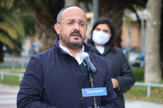 El líder del PP a Catalunya, Alejandro Fernández, en declaracions a la premsa a Tarragona.