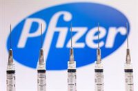 Pfizer i BioNTech pugen en borsa després de començar a vacunar contra el coronavirus al Regne Unit