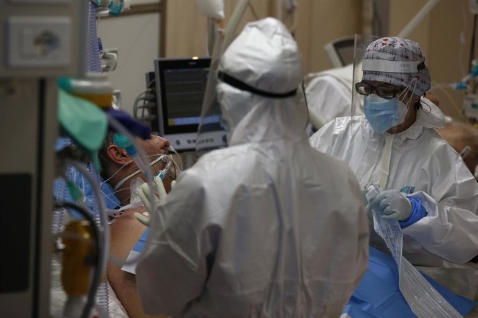 Médicos en un hospital de Roma