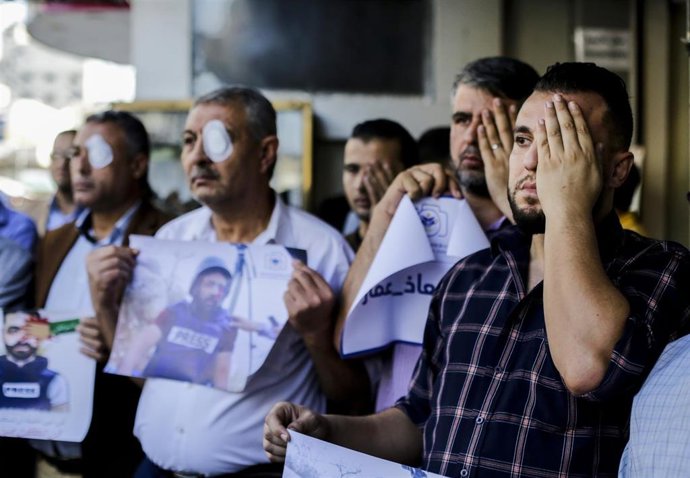 Protesta en Palestina por los ataques contra periodistas.