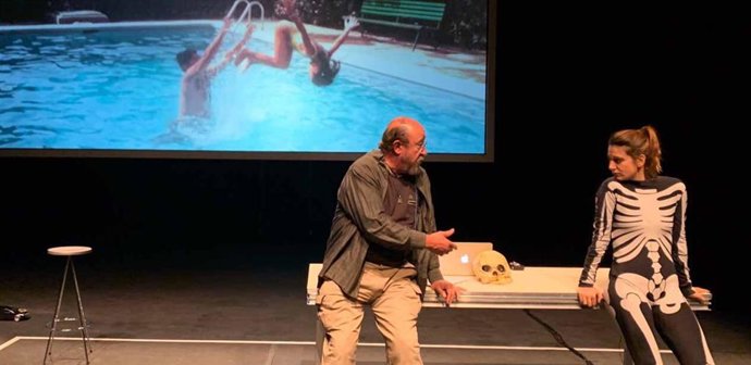 El autor y director catalán lex Rigola presenta los próximos días 12 y 13 de diciembre en el Teatre El Musical (TEM) de Valncia el espectáculo 'Aquest país no descobert que no deixa tornar de les seves fronteres cap dels seus viatgers',