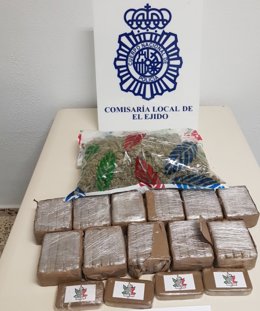 Nota De Prensa Y Fotografía: "La Policía Nacional Desmantela Una Guardería De Droga En El Ejido"