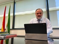 El delegado de la Junta en Granada lamenta la "deslealtad absoluta" del Gobierno en el traslado de inmigrantes