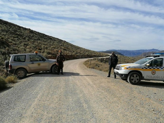 Un control en un camino rural de Dalías (Almería)