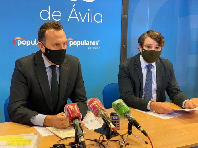 Rueda de prensa del vicesecretario de Política Municipal del PP, Héctor Palencia, y David Beltrán, portavoz del PP.