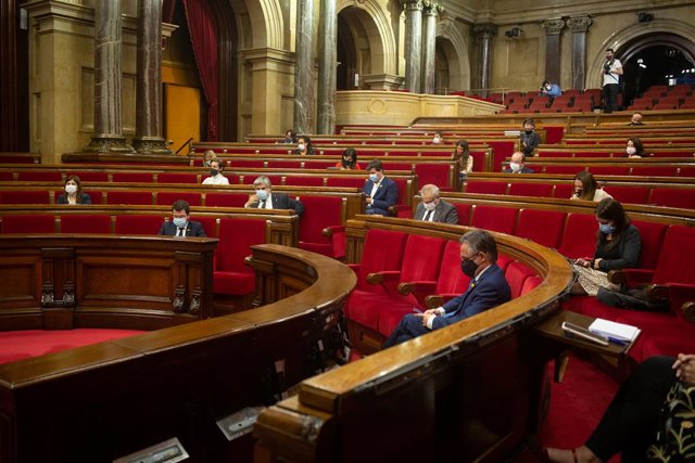 Vista de l'hemicicle en un ple del Parlament.