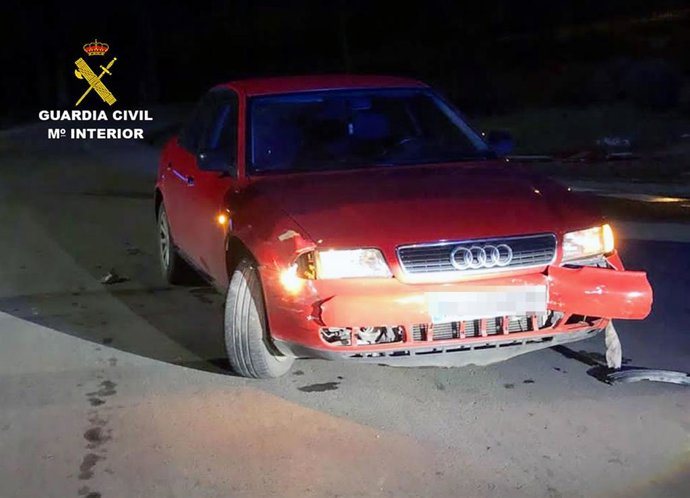 La Guardia Civil Investiga A Un Joven Por Conducir Sin Carné, Ebrio Y En Sentido Contrario.